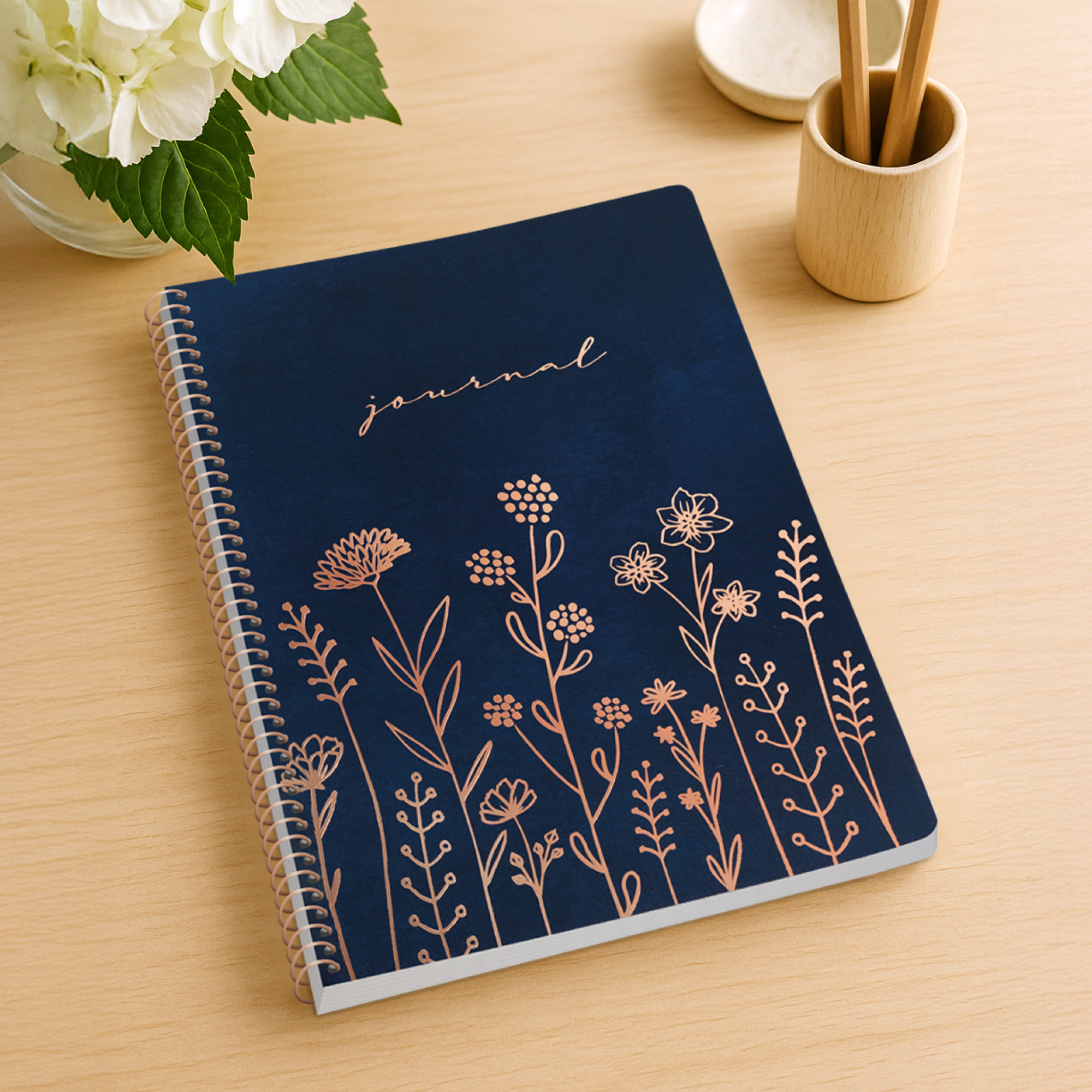 Artikelbild 6 des Artikels “Bullet Journal dotted A5 mit Spiralbindung [Fine Flowers night blue] “
